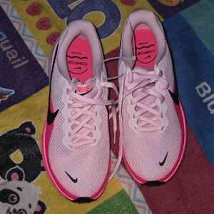 Nike Women's Pink and Black Athletic Shoes